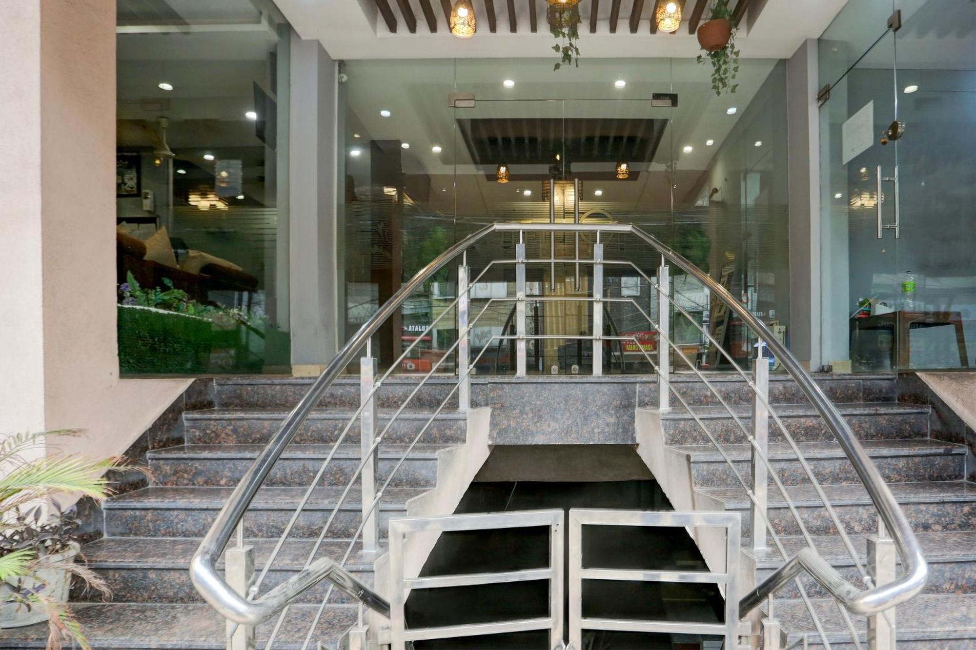 Super Collection O Railway Station Road Near Clock Tower Hotel Ludhiana Exterior photo